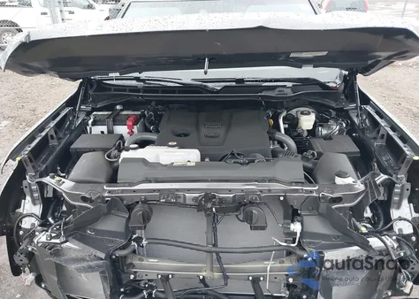 2025 Toyota Tundra Platinum 4Wd z USA, uszkodzony, nr VIN 5TFWA5DB9SX328561